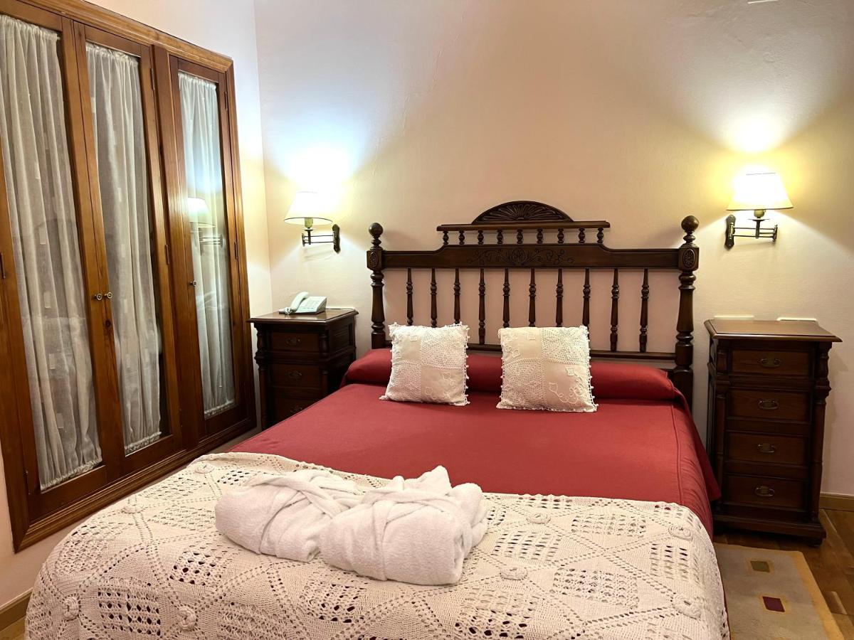 Hotel El Curro Burunchel Εξωτερικό φωτογραφία