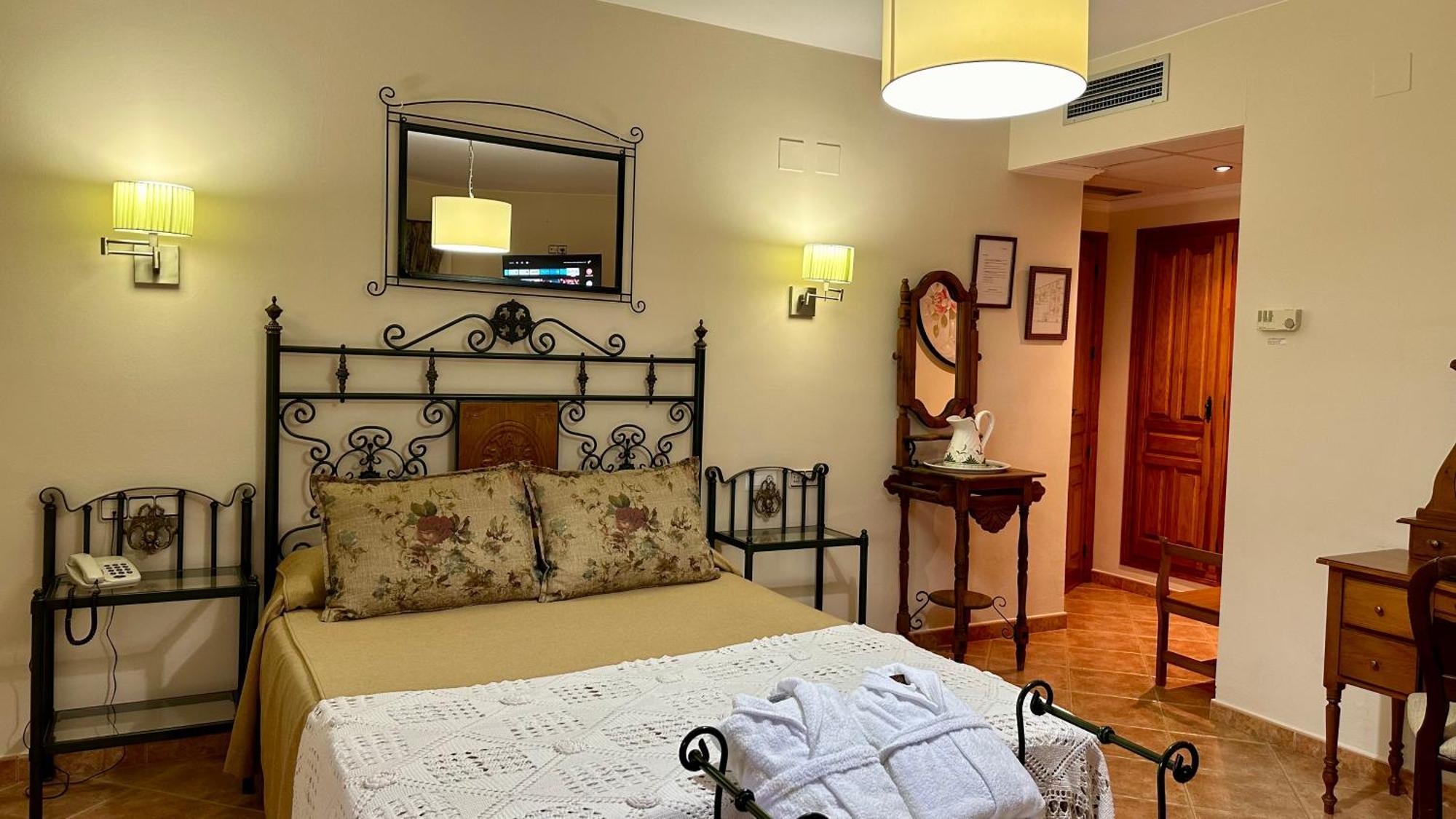 Hotel El Curro Burunchel Εξωτερικό φωτογραφία
