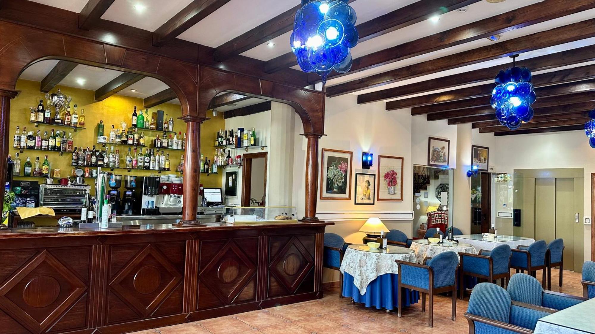 Hotel El Curro Burunchel Εξωτερικό φωτογραφία