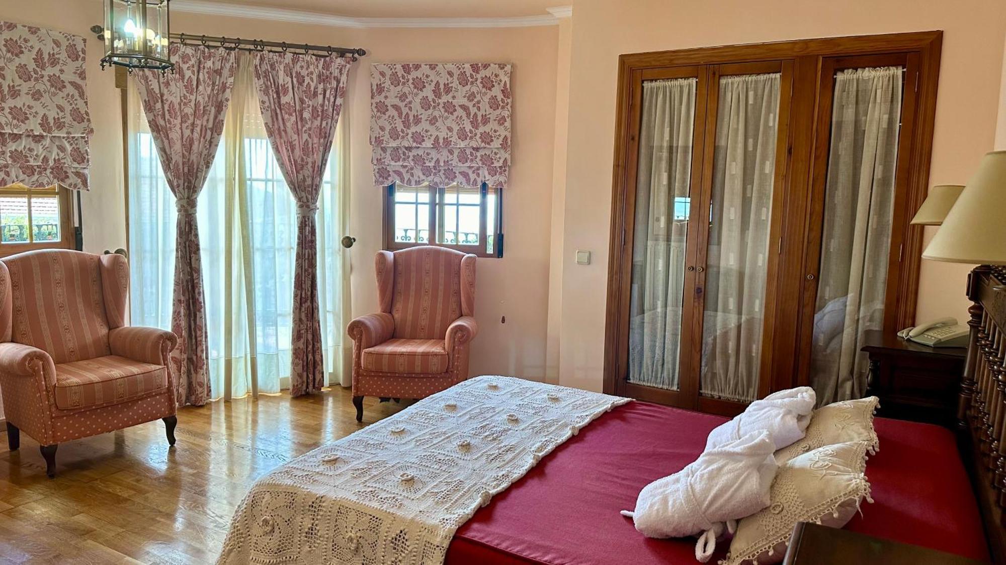 Hotel El Curro Burunchel Εξωτερικό φωτογραφία